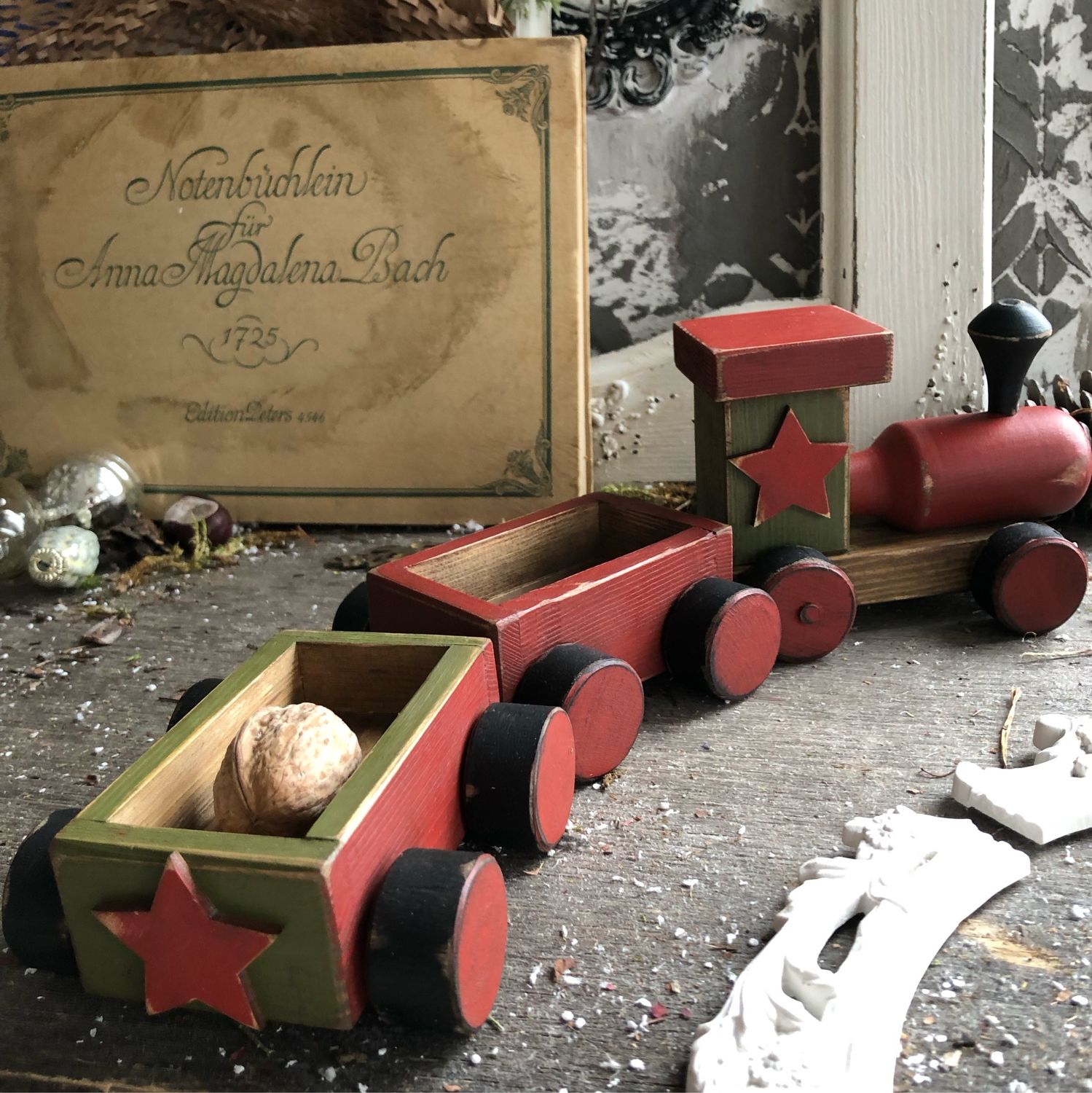 Грузовик деревянный.Паровоз с вагонами. Транспорт декоративный купить в ...