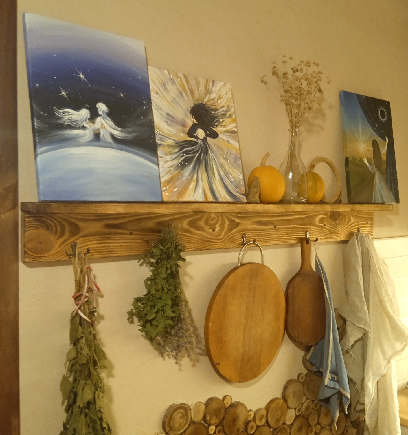 Полочка для картин 