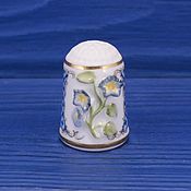Коллекционный напёрсток с изображением цветов с белыми лепестками