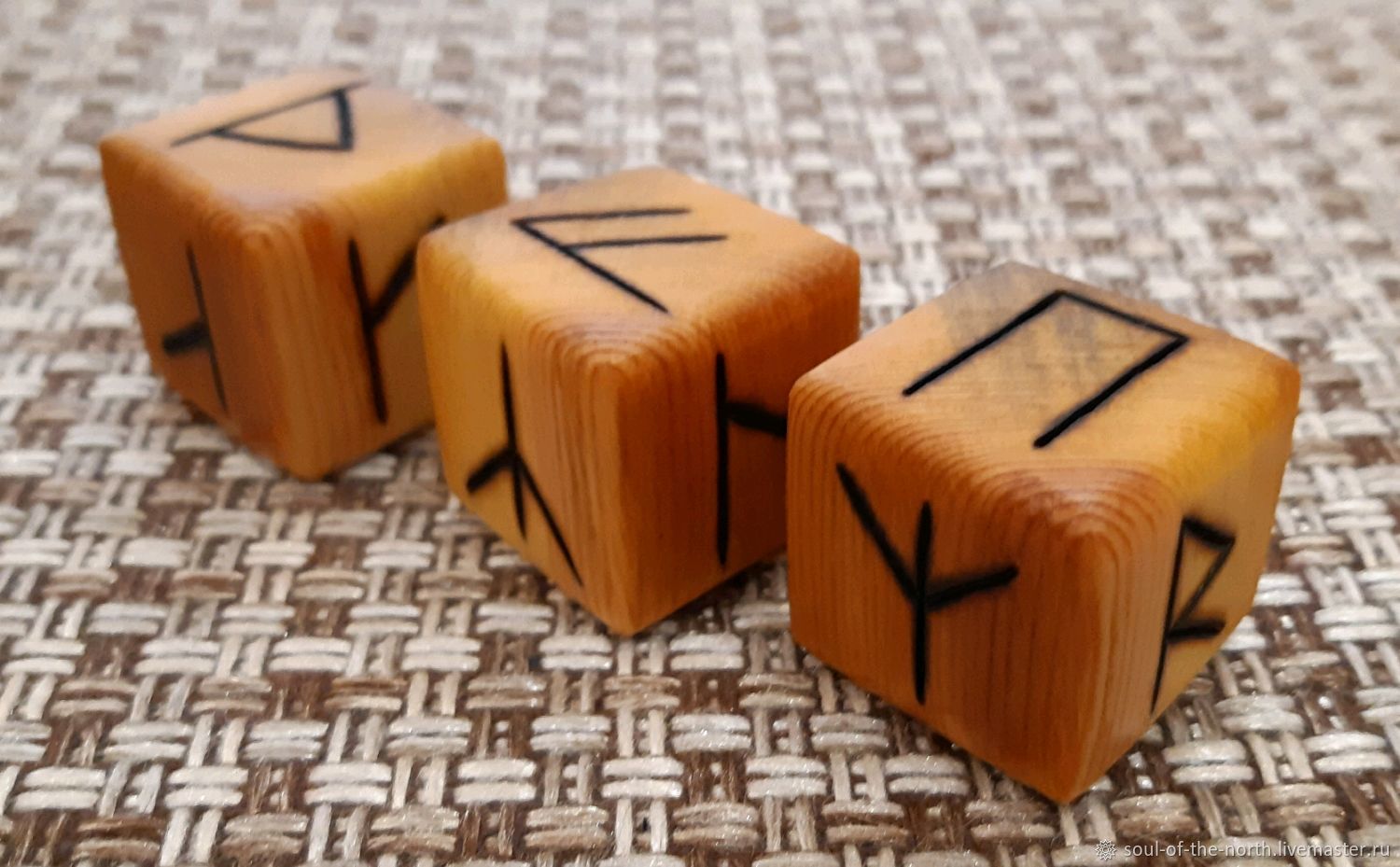 Руны ютубе. Руны ютубе. Гадать на рунах. Рунические амулеты. Руны ютубе.