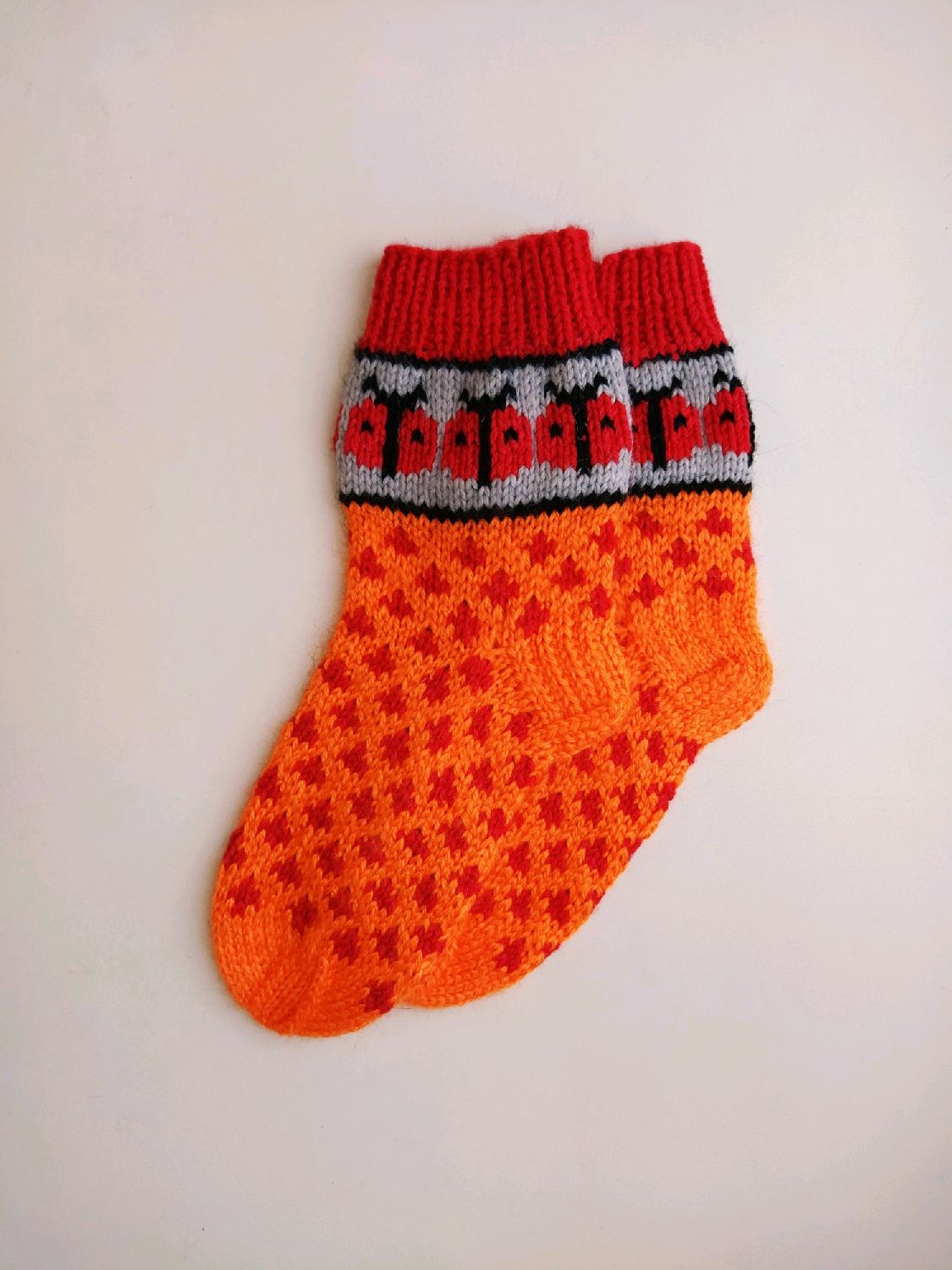 Оранжевые шерстяные носки