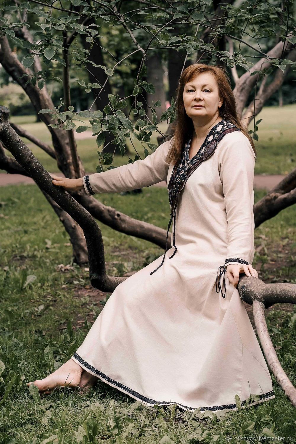https://cs1.livemaster.ru/storage/ea/4b/0db54192249c1fb939fdcb0f847x--clothing-women-s-dress-freydis-viking-attire.jpg