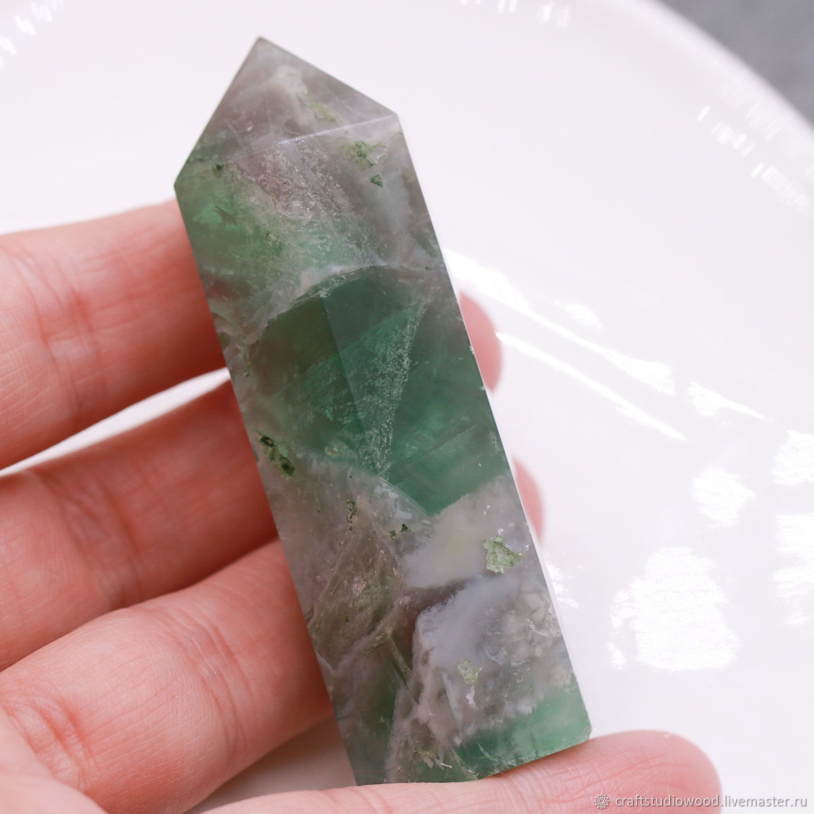 Флюорит зелёный, кристалл 74*22 мм купить в интернет-магазине ЯрмаркаМастеров по цене 850 ₽ – QCXF0RU