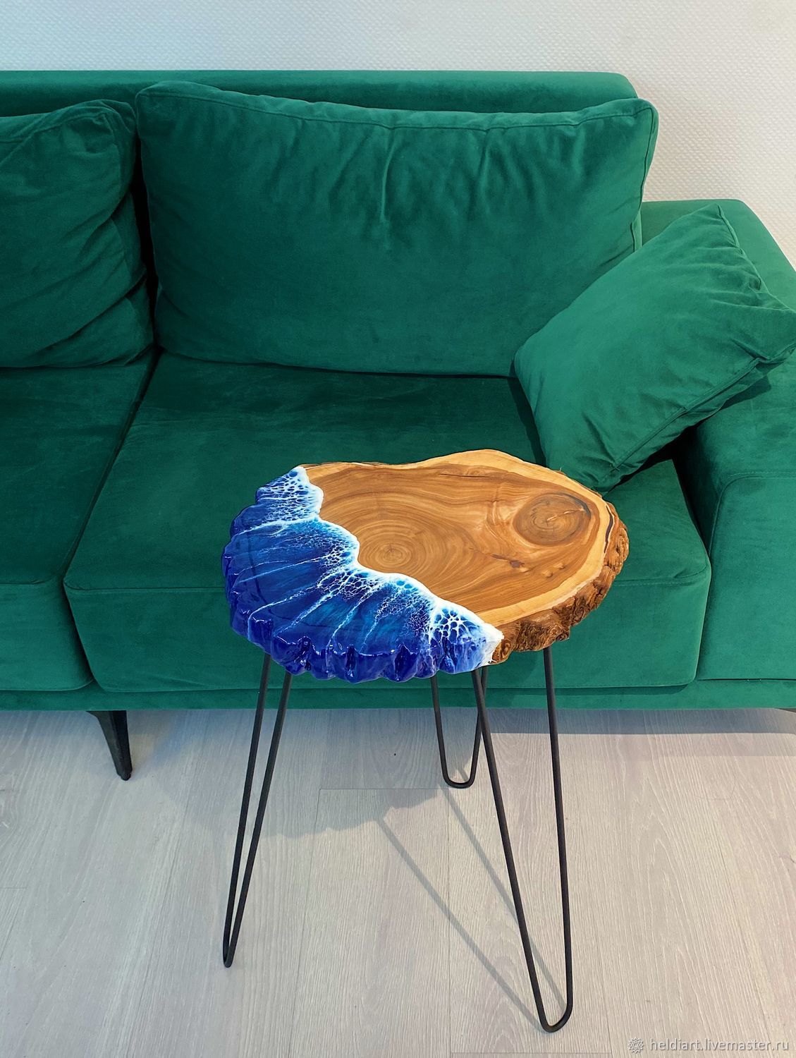 Кофейный столик из массива дерева со смолой в интернет-магазине на ...