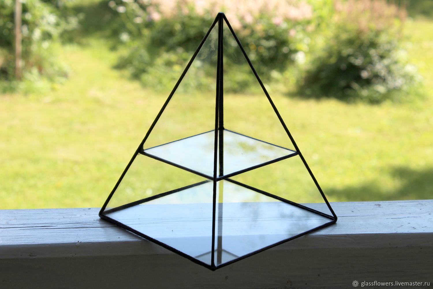 Пирамида для стекла