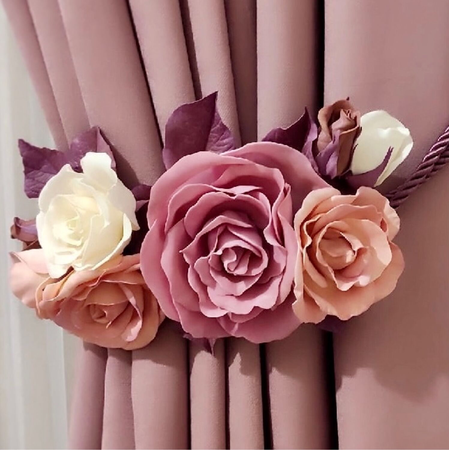Подхват для штор «Розы», 8,7 × 3,5 см, 23,5 см, цвет серебряный