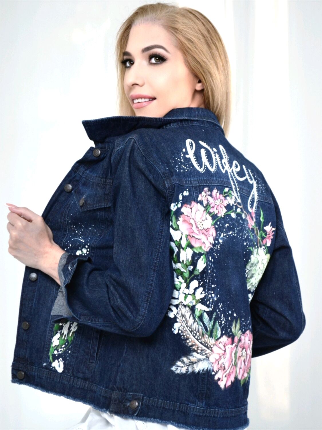 Джинсовая куртка с рисунком ручная роспись женская одежда винтаж винтернет-магазине Ярмарка Мастеров по цене 9500 ₽ – RFGNURU