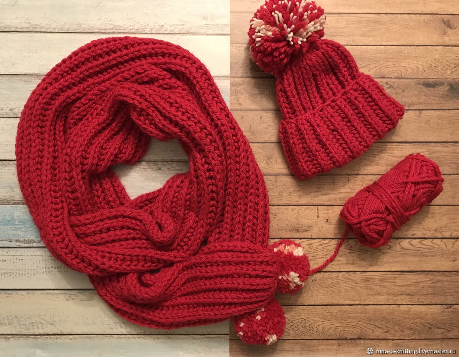 Английская вязание шарфа. Красный вязаный шарф. Красный шарф крупной вязки. Оригинальные вязаные шарфы. Шарф с помпонами.