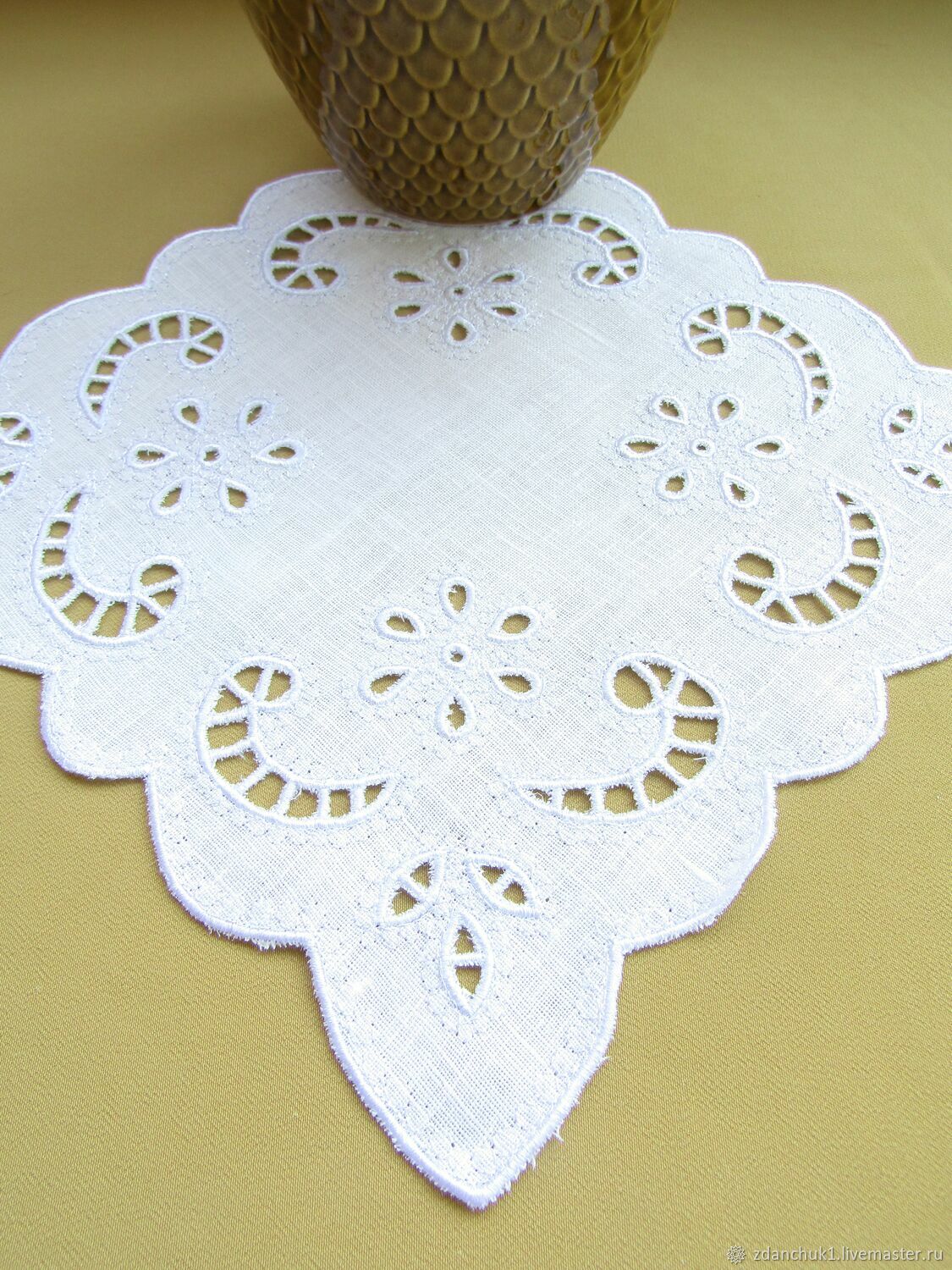 Скатерть ришелье. Салфетки с вышивкой ришелье. Безбридное ришелье. Салфетки ришелье. Торт ришелье домино.