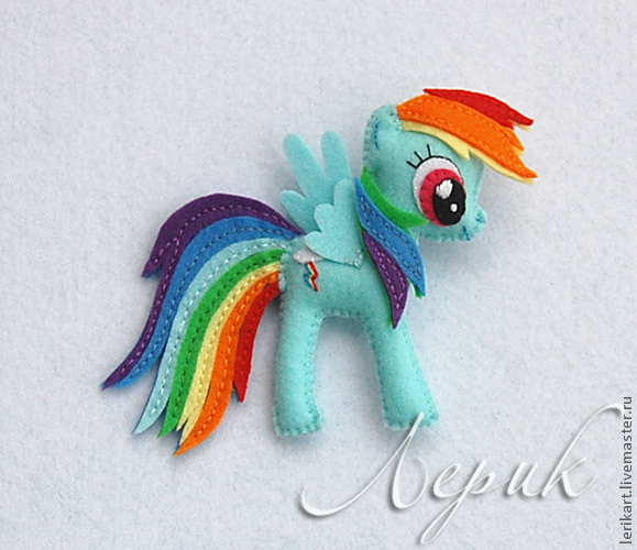 http://cs1.livemaster.ru/storage/ec/b1/5e4a62b4918a50aa19e68b0a85--raboty-dlya-detej-brosh-poni-raduga.jpg