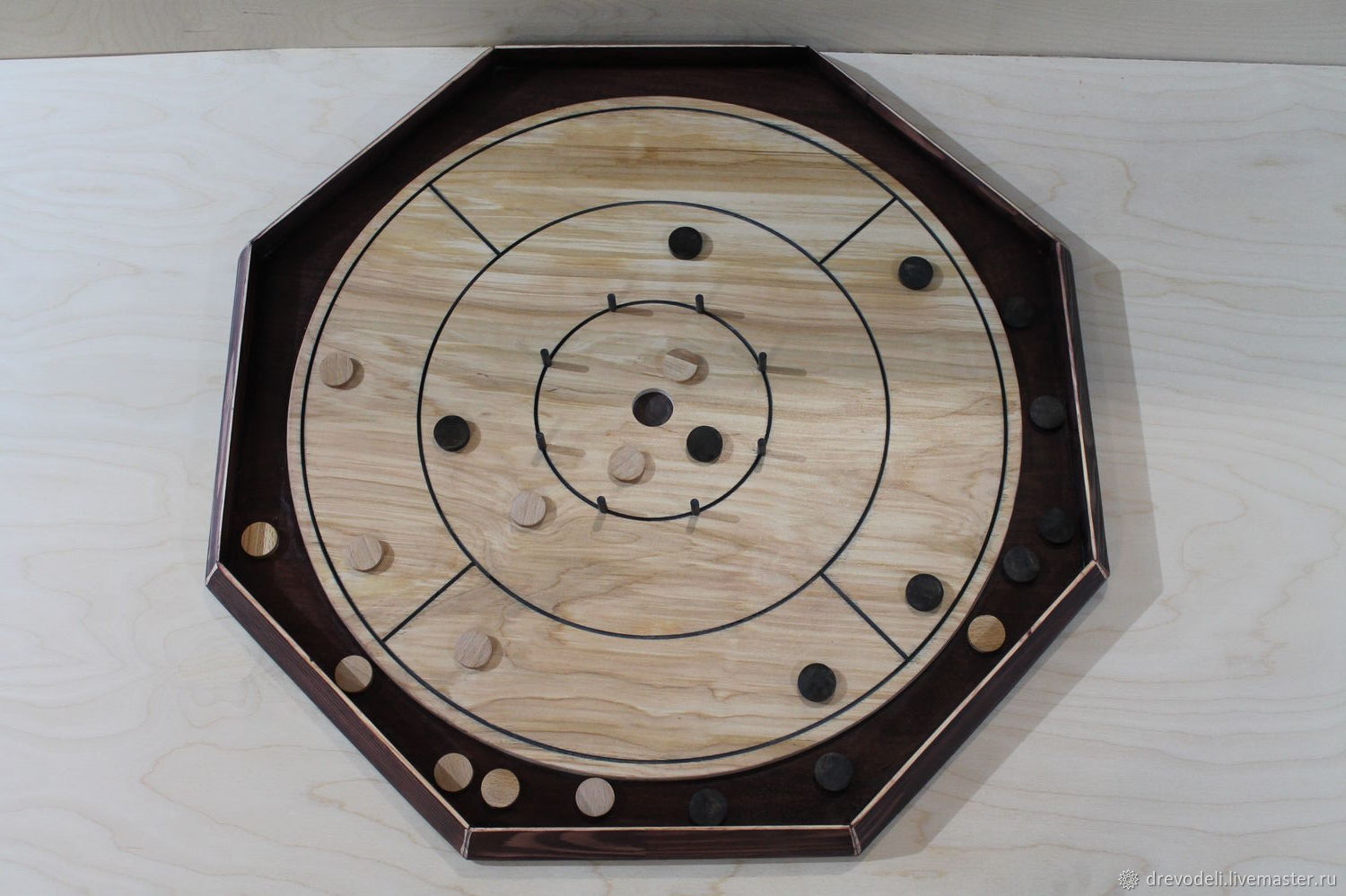 Крокинол. Крокинол игра. Крокинол настольная. Crokinole настольная игра.