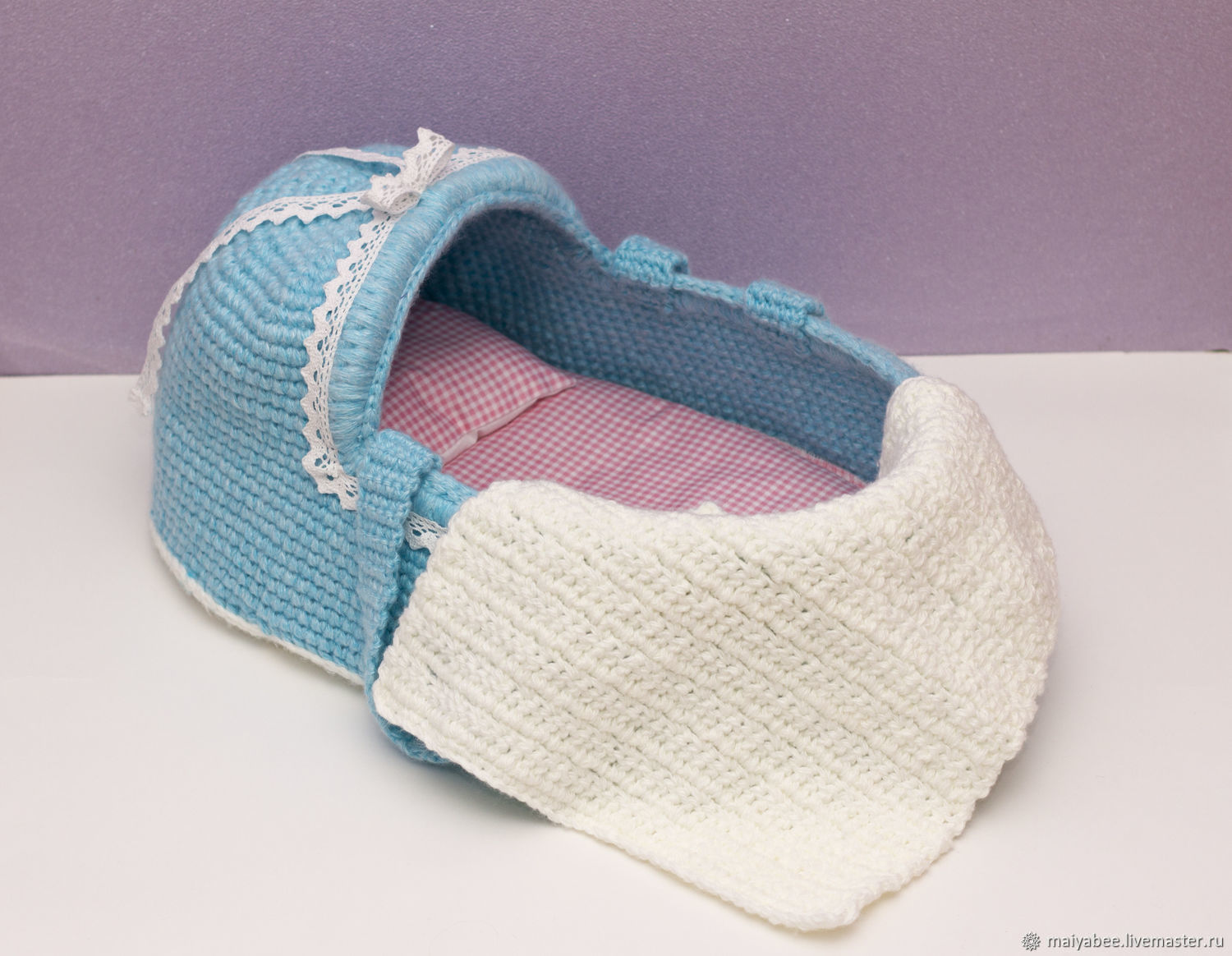 Люлька для куклы крючком. Вязаная люлька. Связать переноску для кукол. Вязаная детская люлька. Вязаная переноска для новорожденного.