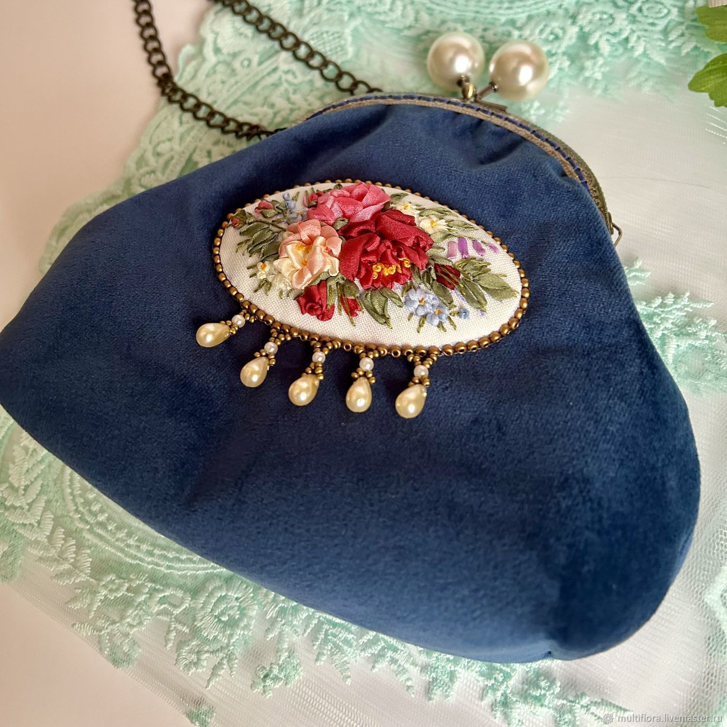 Косметичка своими руками с вышивкой мережкой в фото