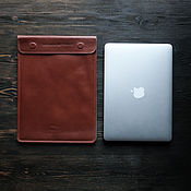 Сумки и аксессуары handmade. Livemaster - original item Folder for MacBook13 (Cognac) made of leather and felt with magnets. Handmade.