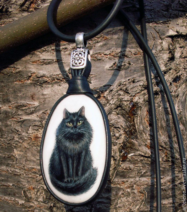 Оберег кошка. Амулет котенок.. Черная кошка талисман из дерева. Оберёг от котёнка.