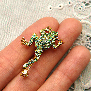 Винтаж ручной работы. Ярмарка Мастеров - ручная работа Винтаж: Лягушка со Swarovski лягушонок зеленая брошь винтаж. Handmade.