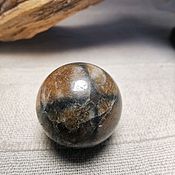 55мм. Риолит Шар " Песочный цвет" Природный камень Липарит