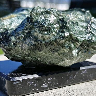 Сувениры и подарки ручной работы. Ярмарка Мастеров - ручная работа Серафинит.Клинохлор.Редкий Сибирский минерал в виде головы черепахи.. Handmade.
