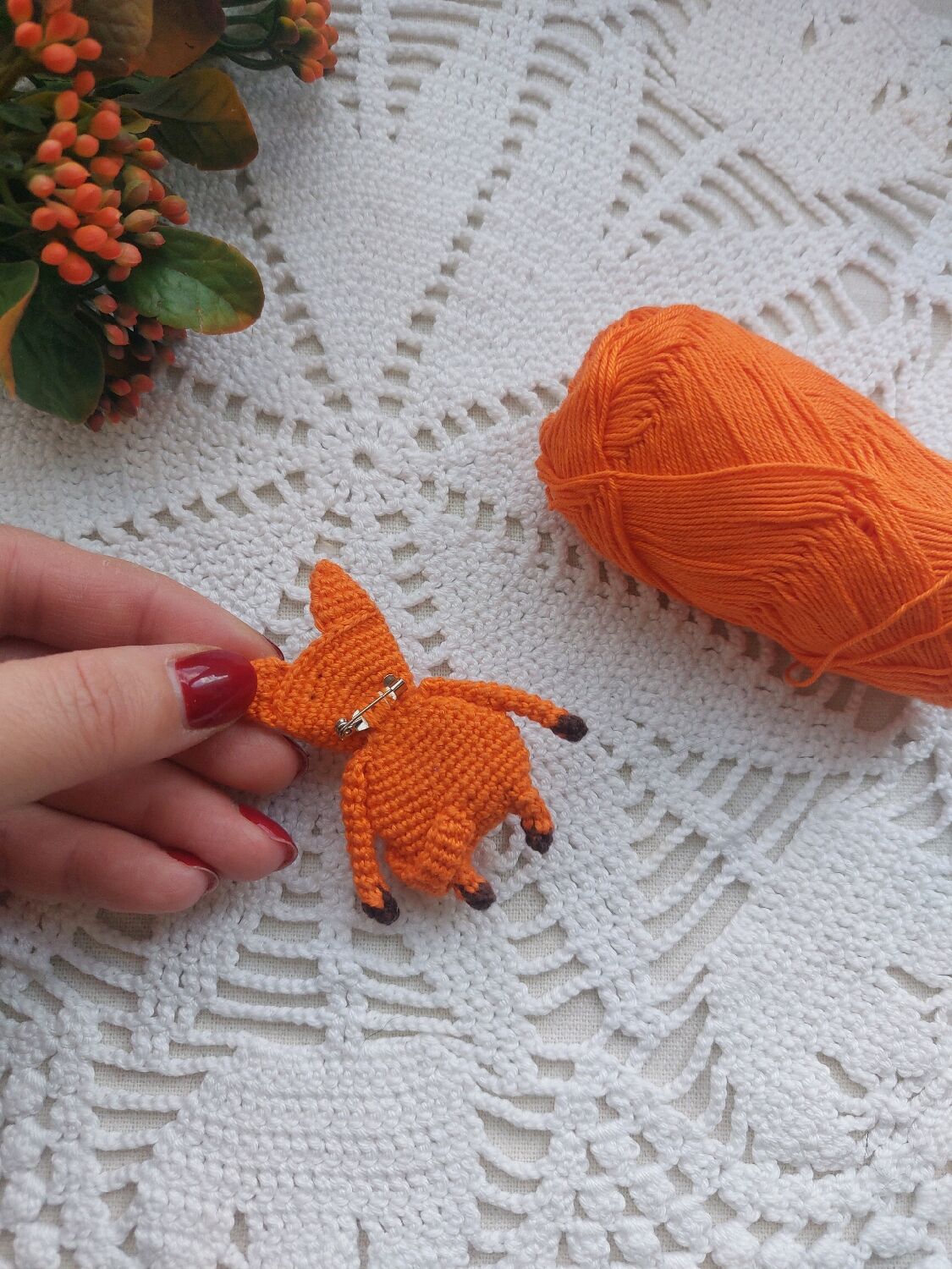 Анна Гатыло: Инставязание. Animal brooch. Стильные брошки, связанные крючком