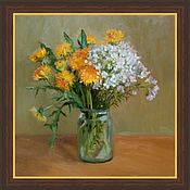 Oil painting lilacs in a vase