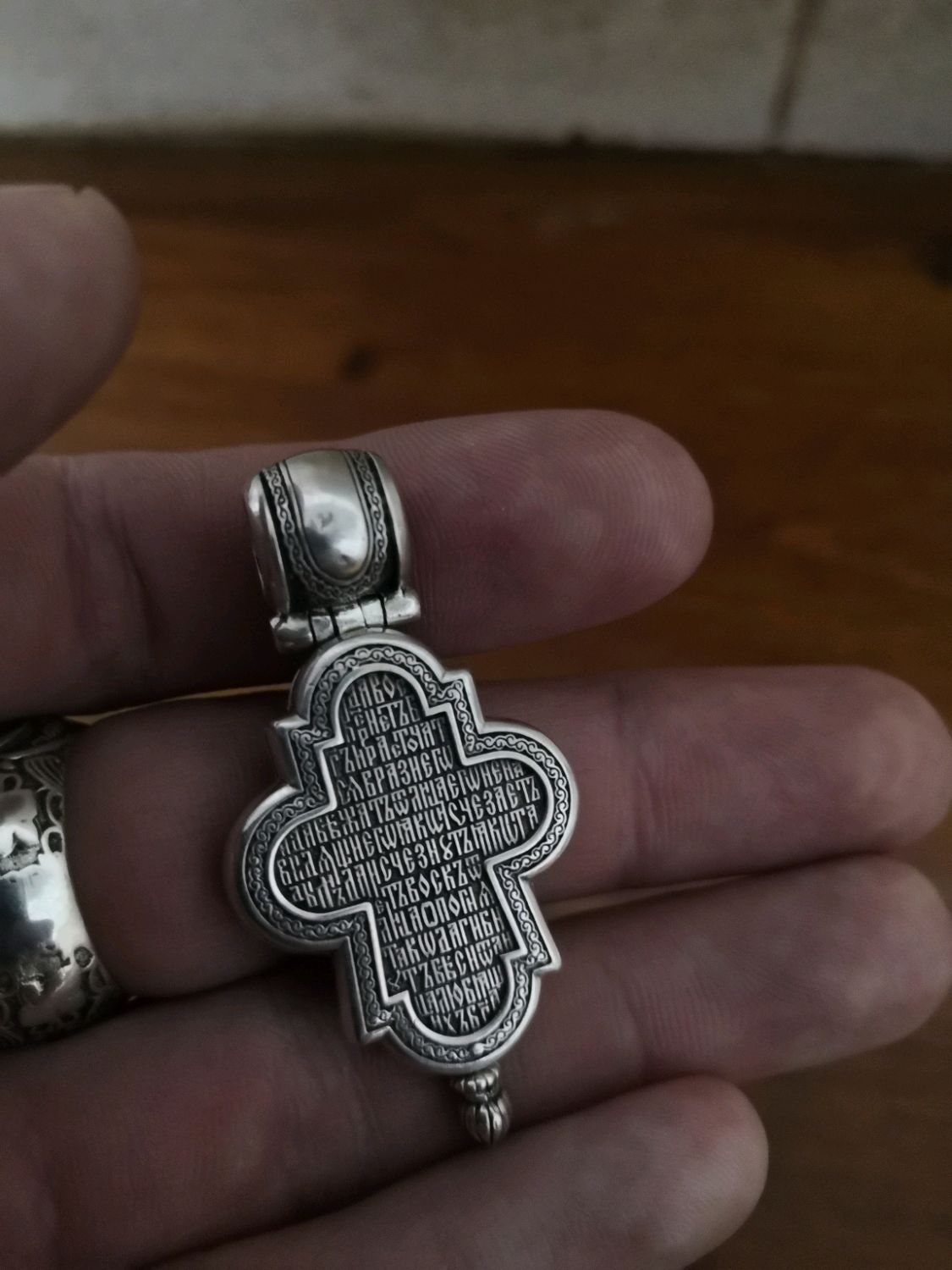 Крест литой серебряный. Нива кретик краснодаре. Крестики мужские серебро. Маленький серебряный крестик. Крест серебряный мужской.