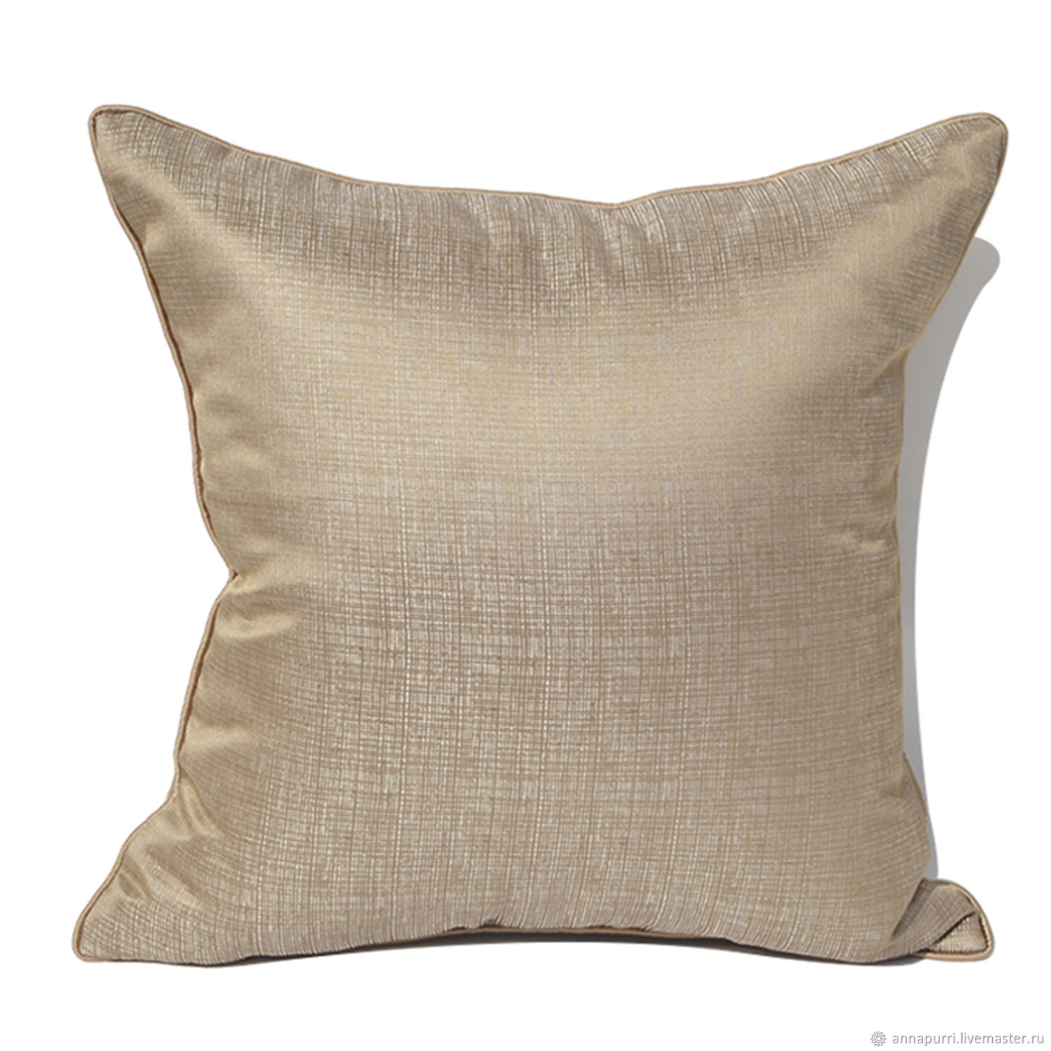 Подушки бежевые. Бежевый диван с подушками. Мягкие подушки бежевые. Подушки бежевые. Экостиль подушки.