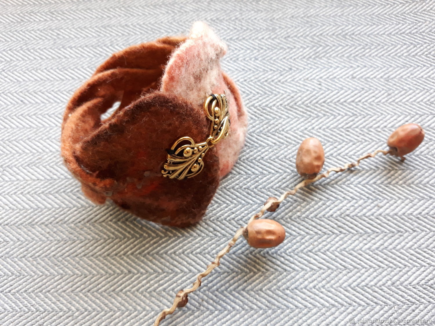 Браслет плетеный из шерсти "Косичка". Валяный браслет в интернет ...