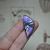 Labradorite, cabochon 27 x 27 x 6