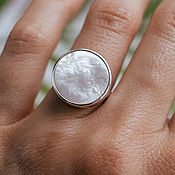 16.5 р-р - Серебряное кольцо с солнечным камнем 8 мм