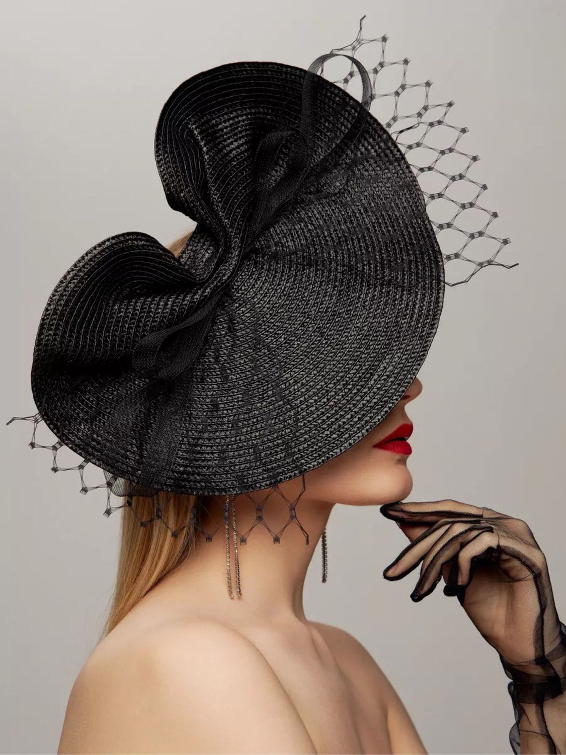 Шляпка для скачек, вуалетка для скачек на ободке и заколке в интернет-магазине Ярмарка Мастеров по цене 6900 ₽ – WVYE4RU | Шляпы, Москва - доставка по России