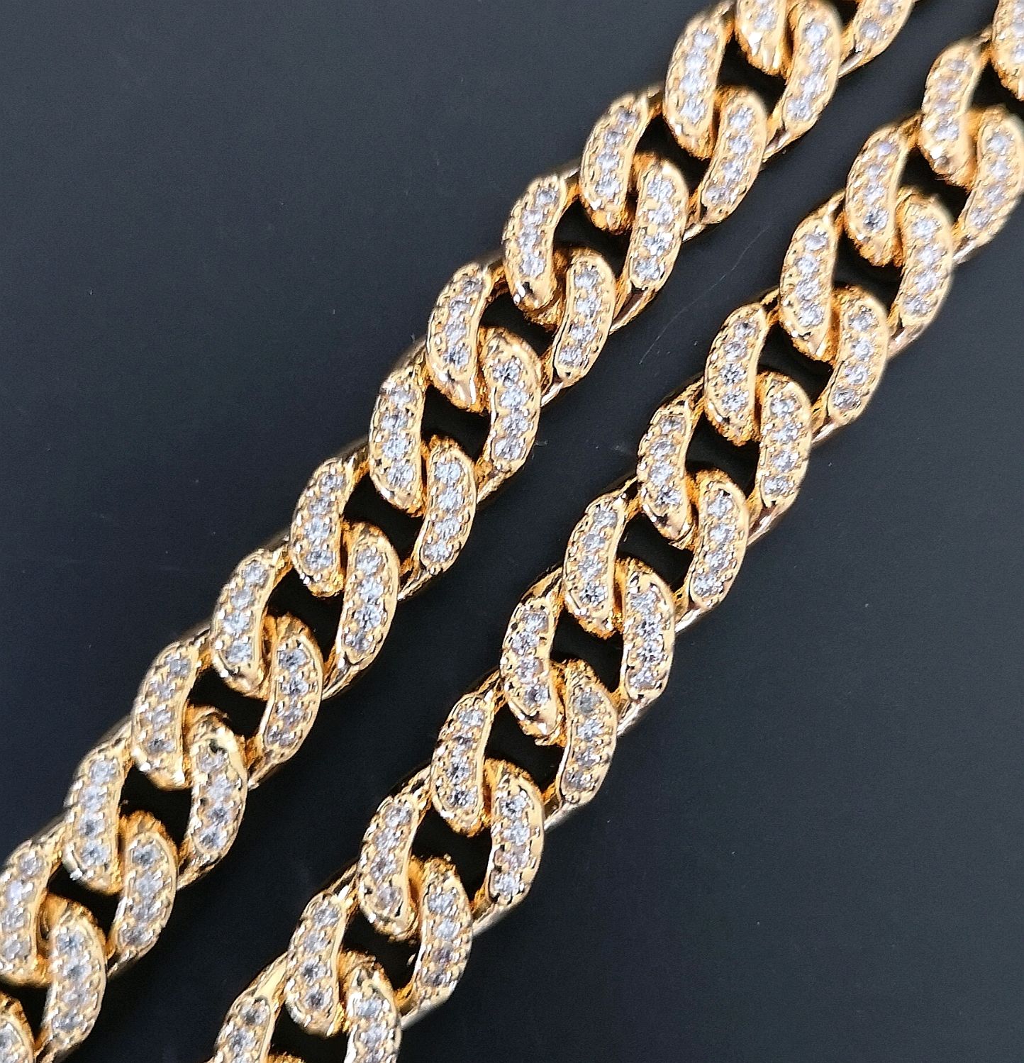 Панцирное двойное плетение цепочки золото