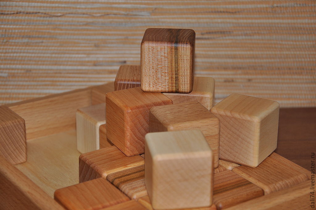 Деревянный кубик опускают в воду. Деревянные кубики. Деревянный Кубок. Кубик из дерева. Набор деревянных кубиков.
