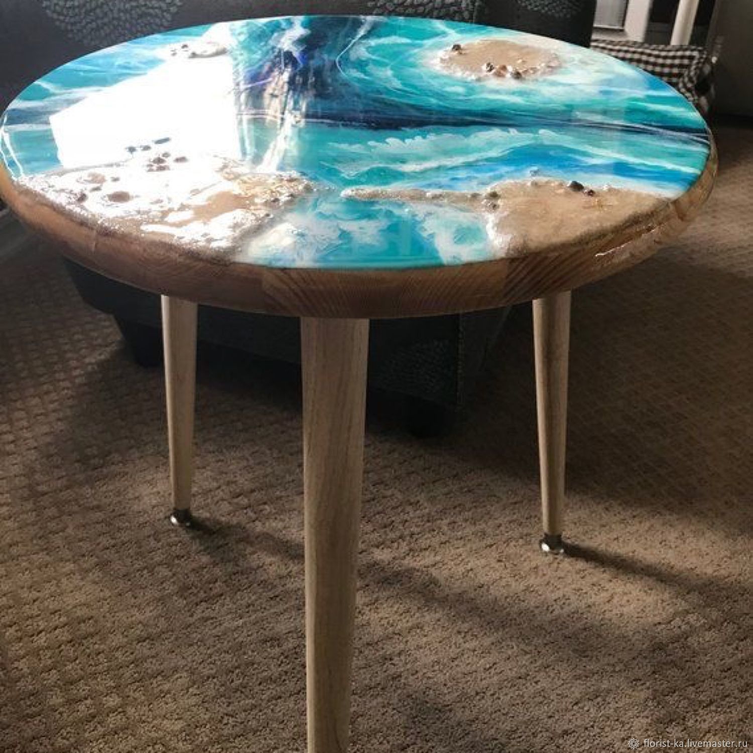 стол сделанный из эпоксидной смолы