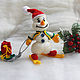The snowman with a gift crocheted, Snowmen, Gornozavodsk,  Фото №1