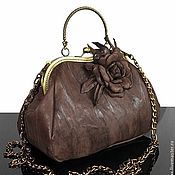Leather Burgundy-cherry handbag on the clasp, cross-body