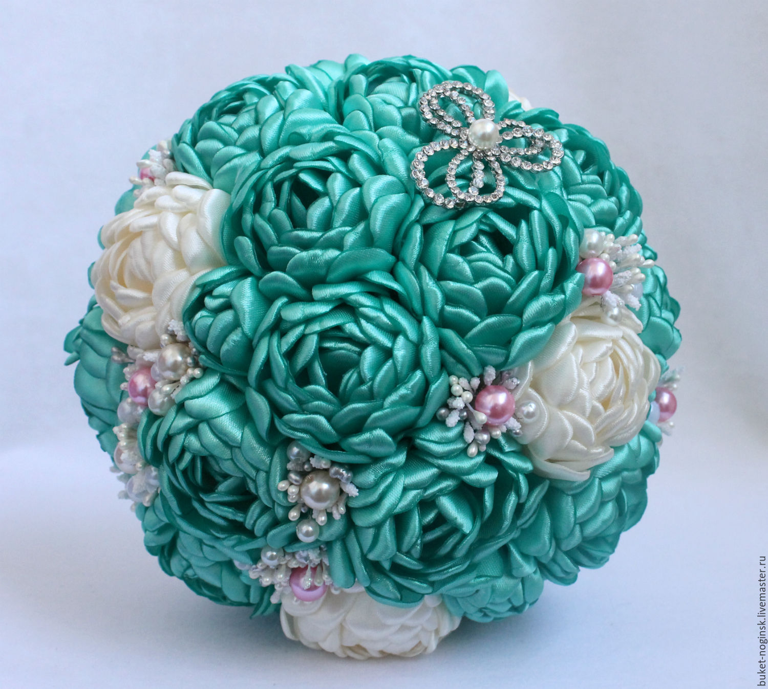 4692c385c4385eb426b83464c5r8--svadebnyj-salon-brosh-bukety.jpg
