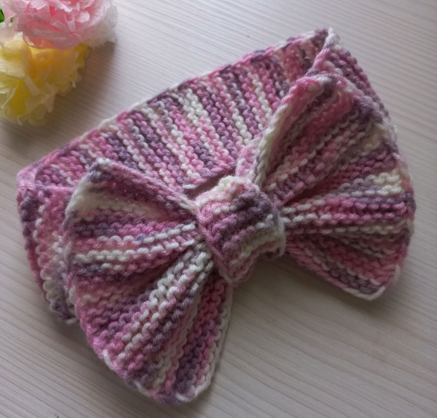 Wide headband with bow