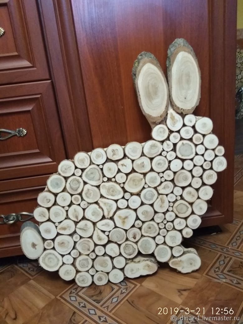 Заяц из спилов дерева своими руками фото