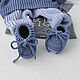 Un regalo a un recién nacido: Botines de Moxa para niño, azul. Gift for newborn. babyshop. Интернет-магазин Ярмарка Мастеров.  Фото №2