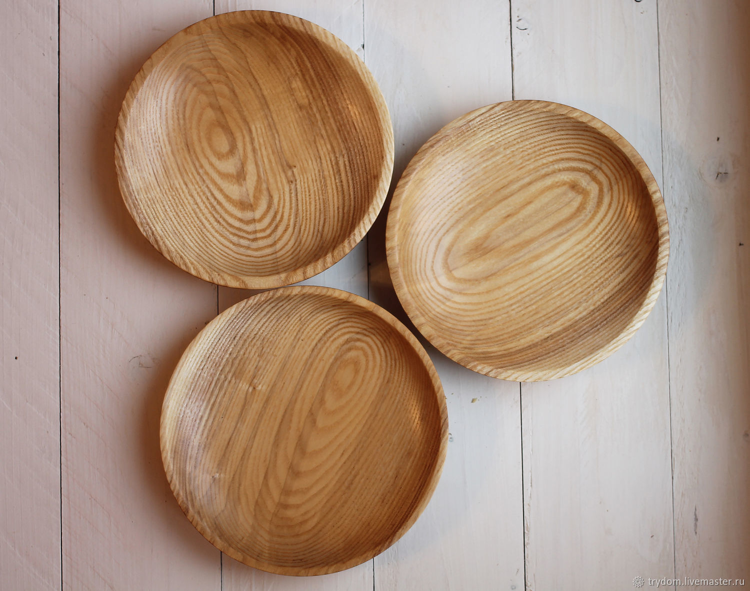 Wooden купить. Деревянная тарелка. Деревянная тарелочка. Тарелочки из дерева. Тарелка из древесины.