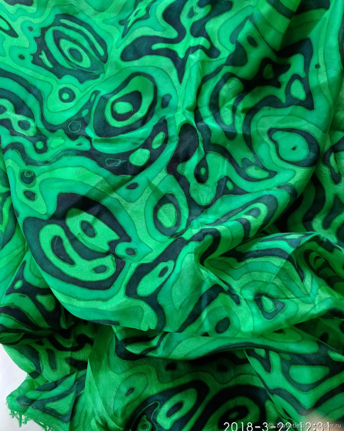 Зелёная шёлковая шаль